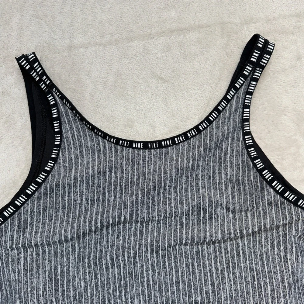 Nike Shirt Womens Large Tank Top Gray Black Dri-FIT 2-in-1 Built-in Bra Yoga Gym